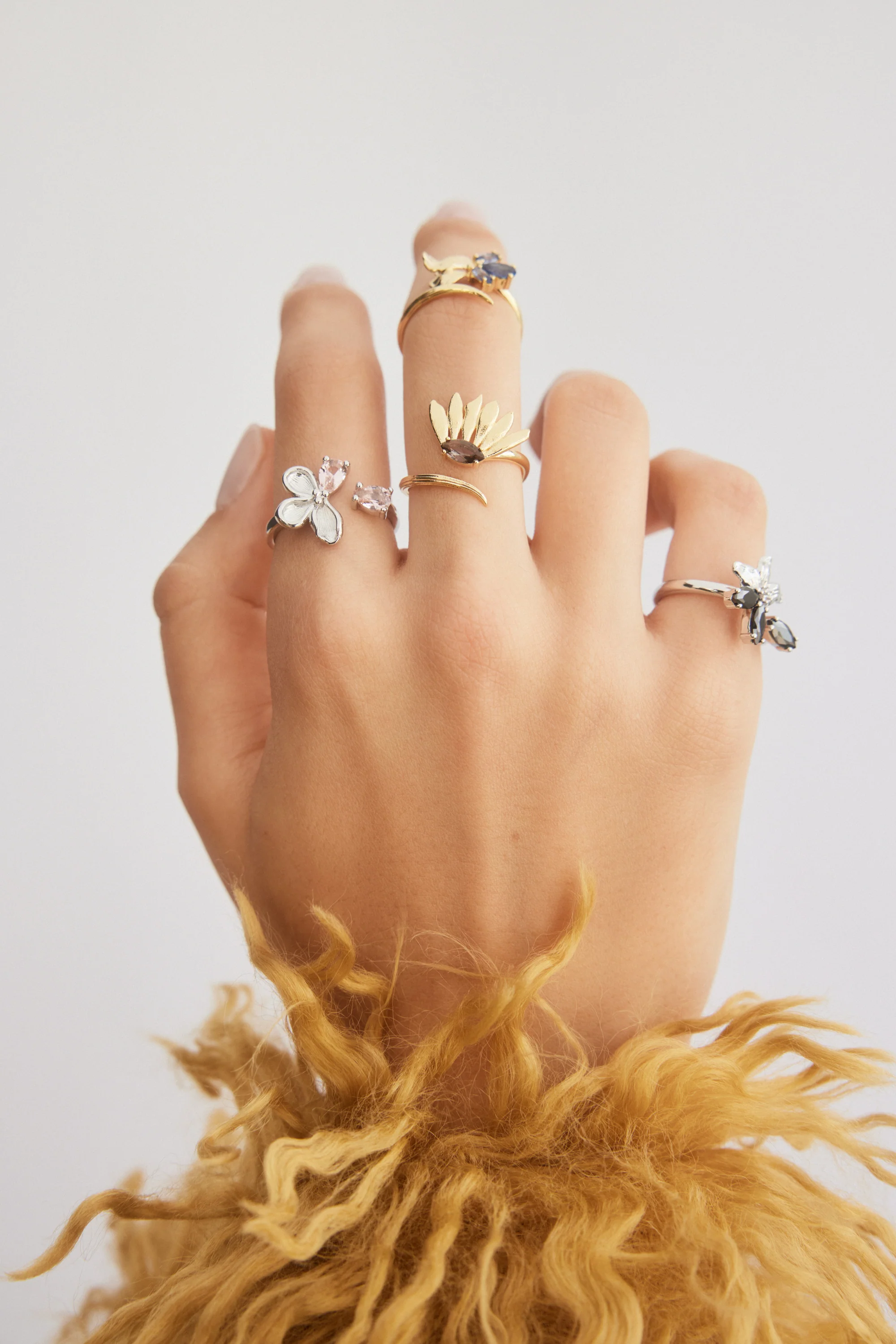Bague ajustable argentée fleur de cerisier et pierres roses - Image 2