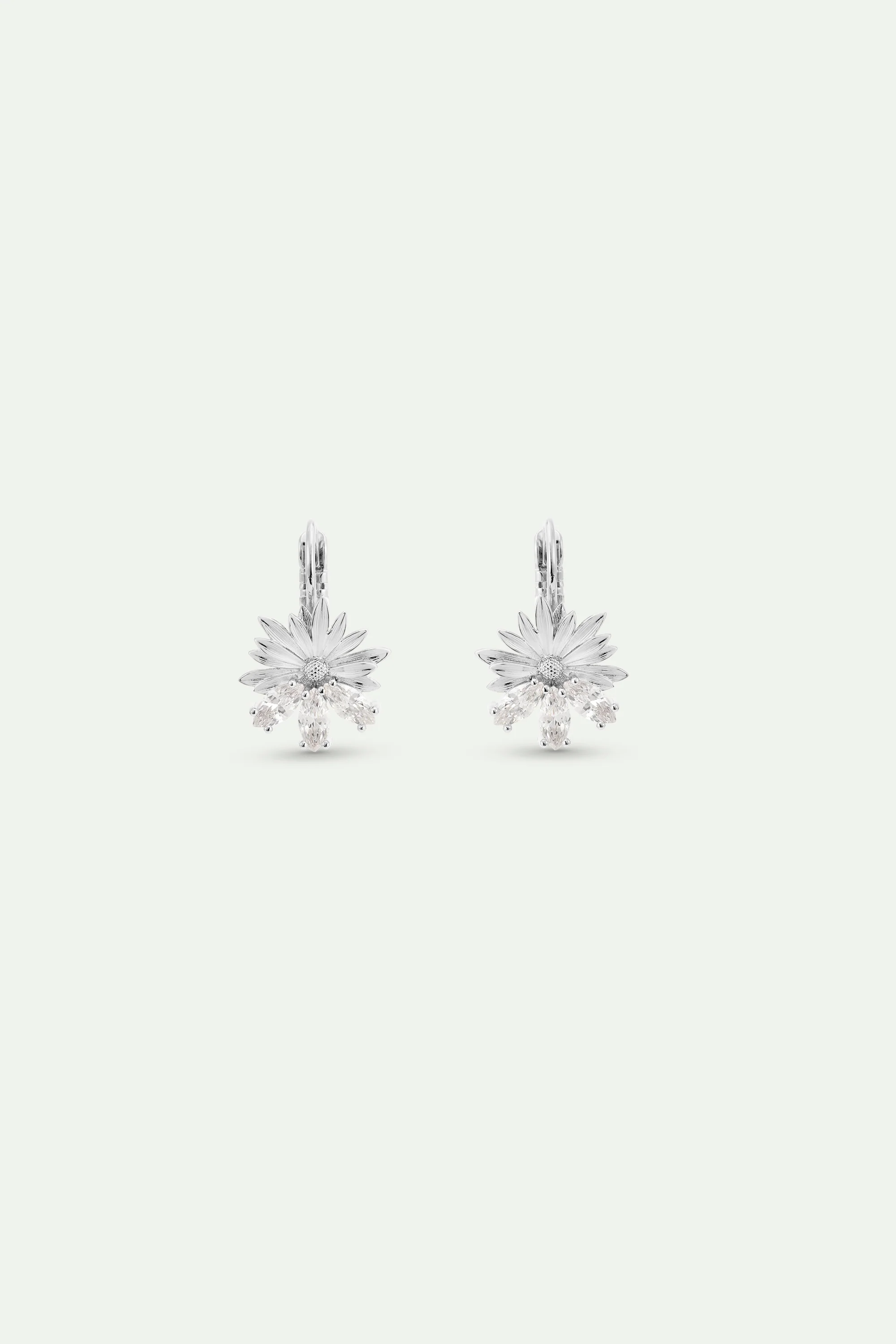 Boucles d'oreilles dormeuses argentées marguerite et pierres blanches