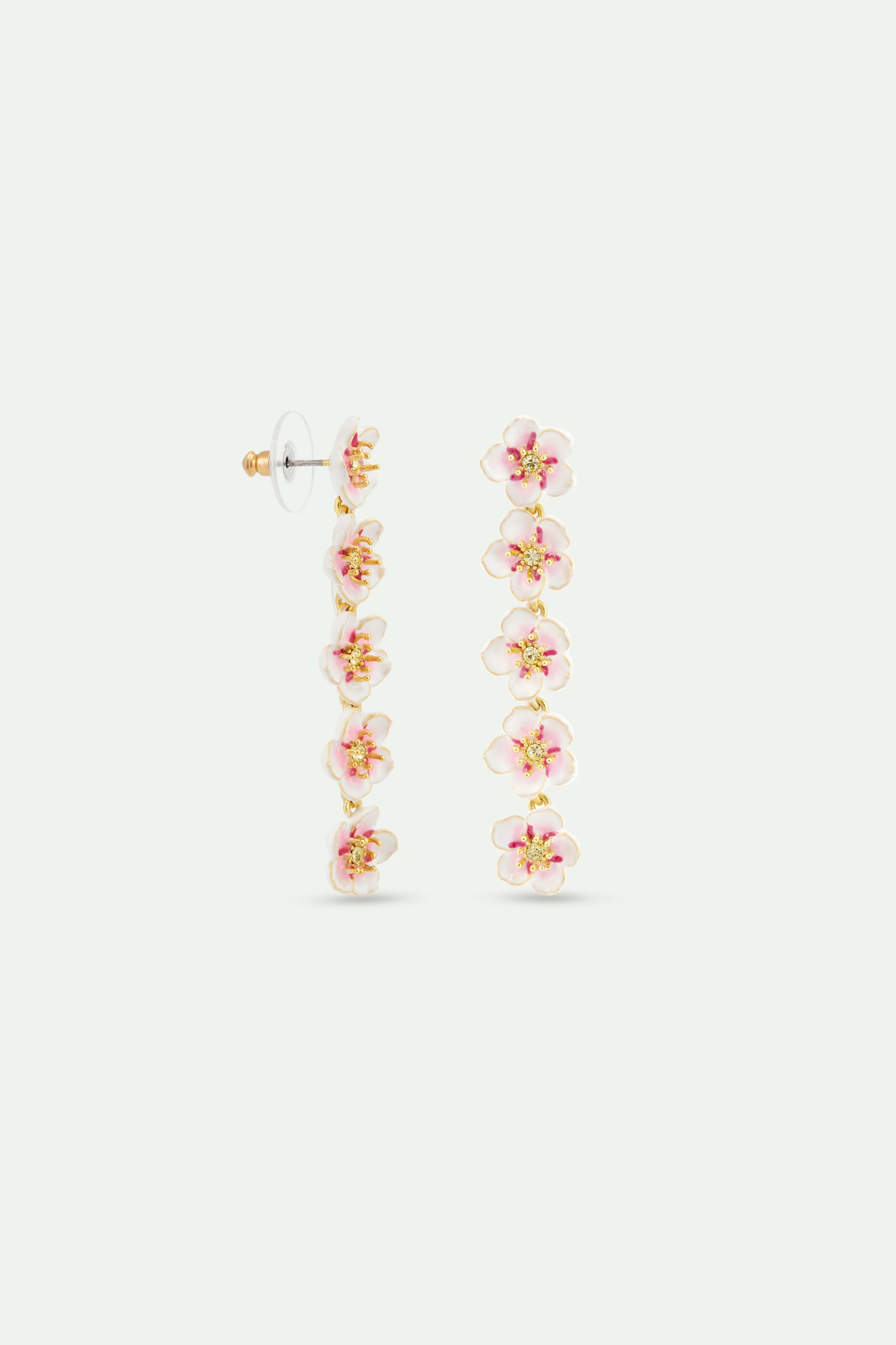 Boucles d'oreilles pendantes mini fleurs blanches de cerisier - Image 3