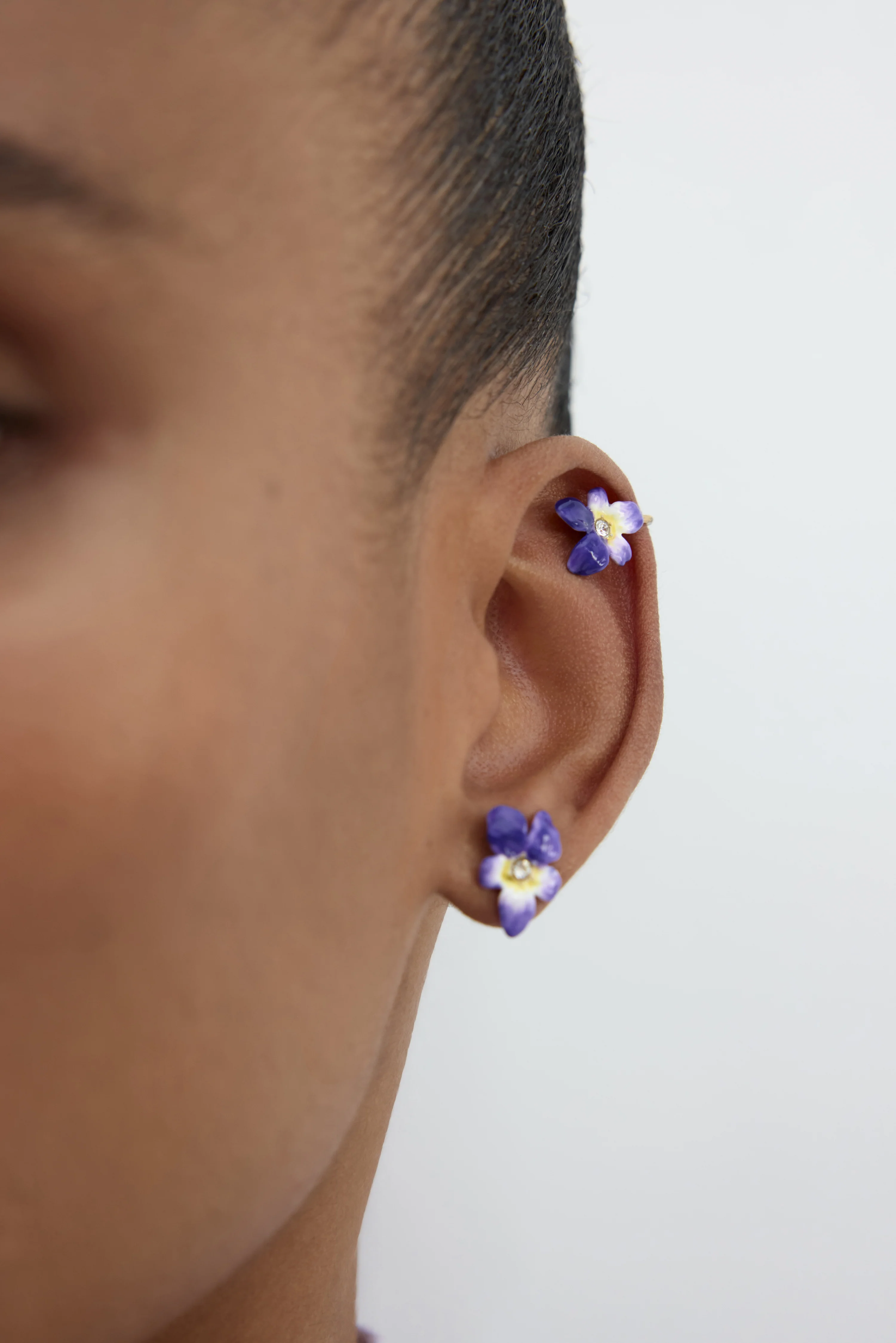 Boucles d'oreilles violette et cristal facetté - Image 2