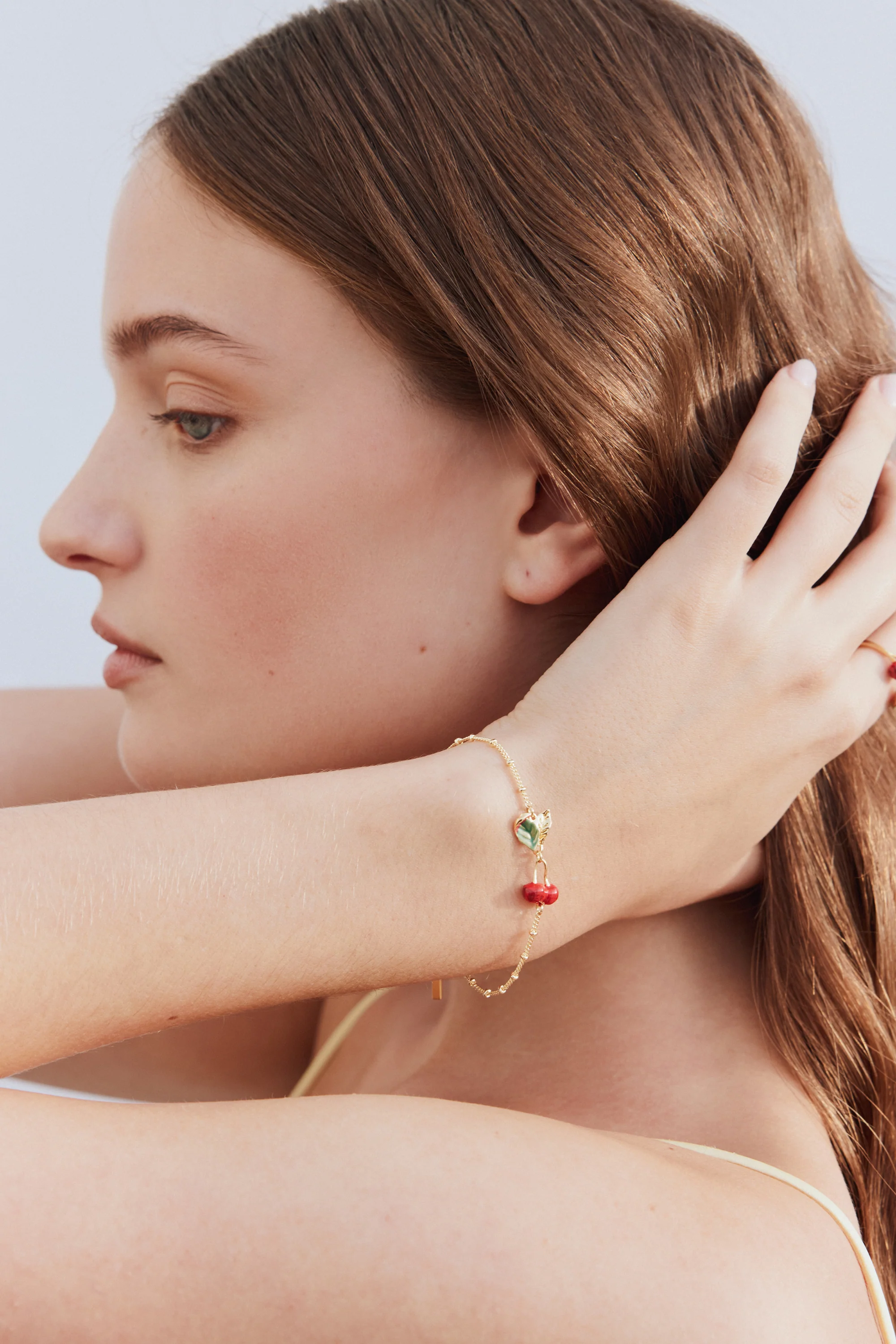 Bracelet fin cerises et feuilles - Image 2