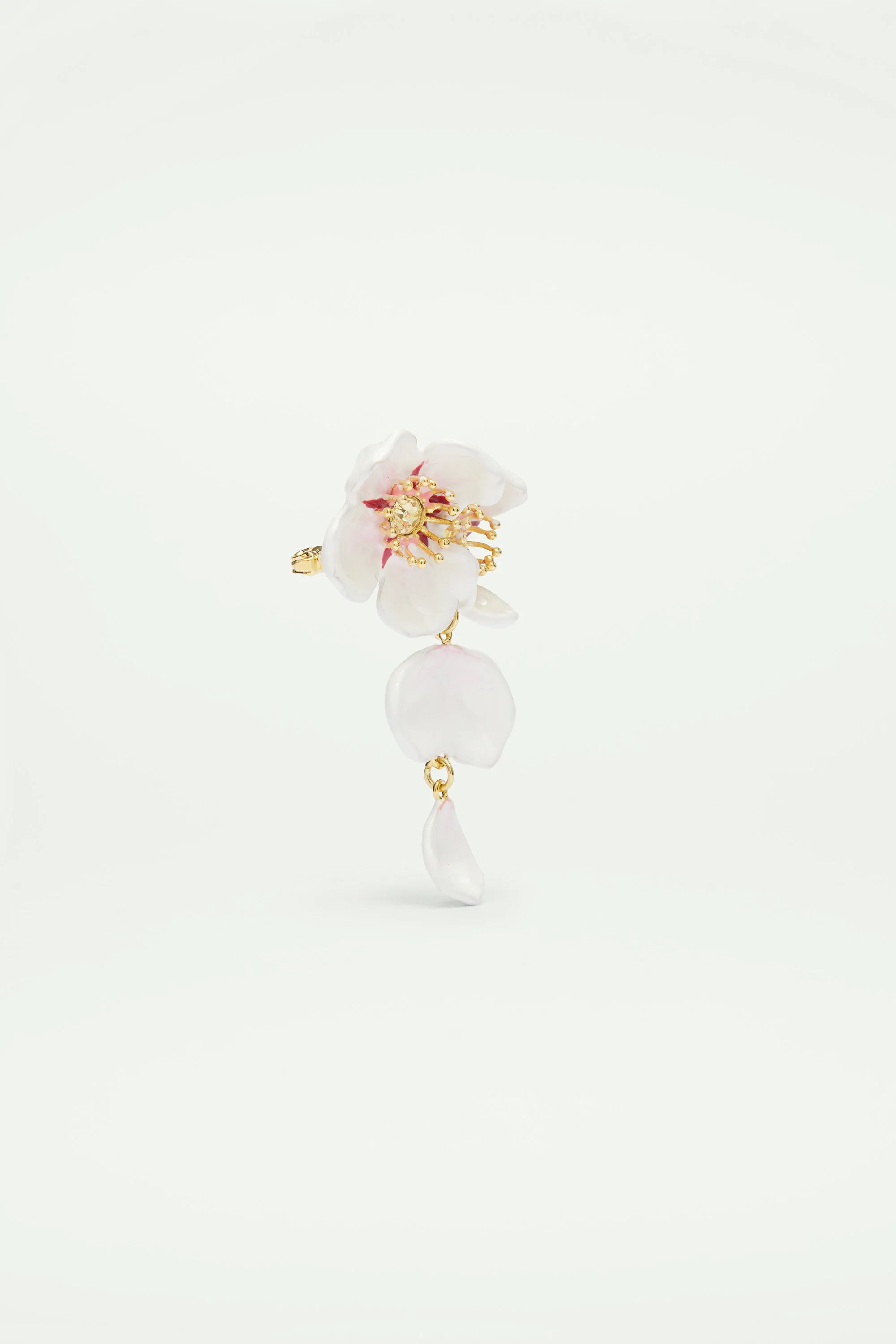 Broche fleur blanche du japon et pétale - Image 2