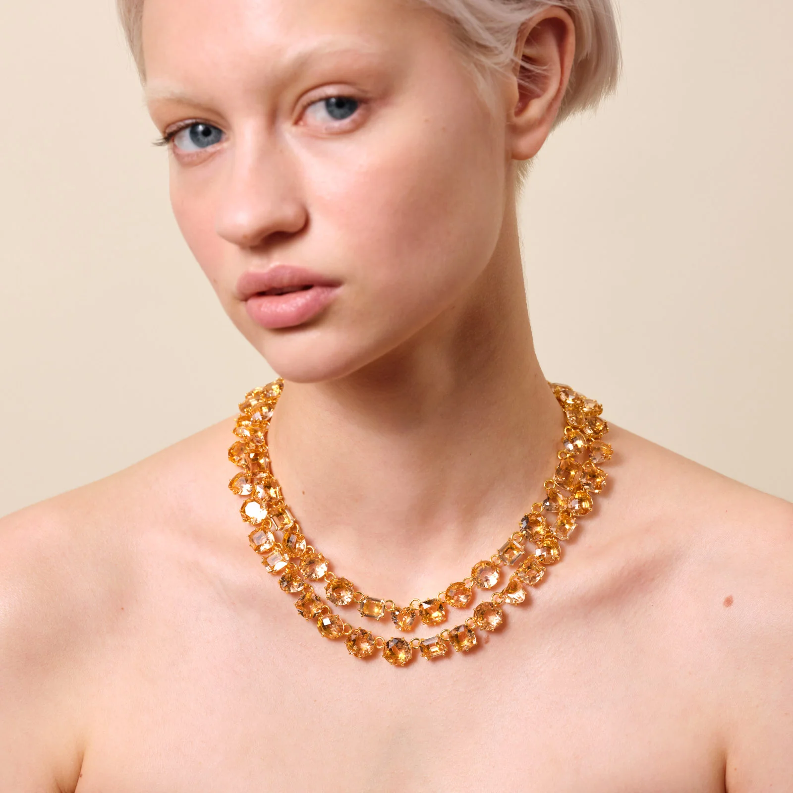 Collier plastron deux rangs la diamantine rose abricot - Image 2